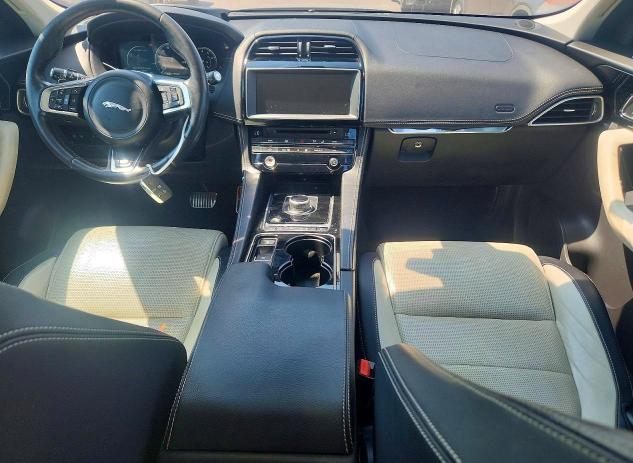 Photo 8 from auction – 2017 JAGUAR F-PACE with VIN SADCL2BV6HA048024