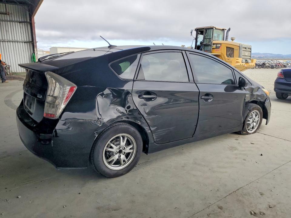 Photo 3 from auction – 2011 TOYOTA PRIUS with VIN JTDKN3DU2B0295212
