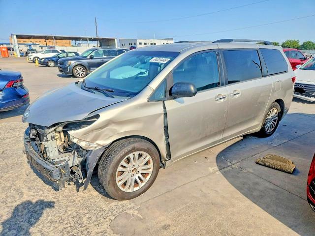 Photo 1 from auction – 2016 TOYOTA SIENNA with VIN 5TDYK3DC6GS702513