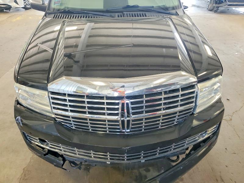 Photo 12 from auction – 2011 LINCOLN NAVIGATOR with VIN 5LMJJ3J55BEJ00851