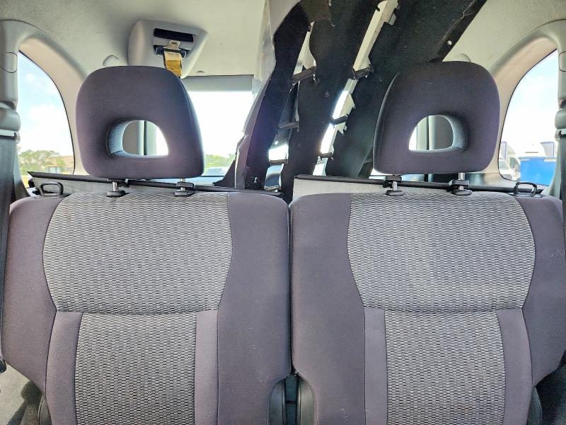 Photo 10 from auction – 2004 TOYOTA RAV4 with VIN JTEGD20V240040916