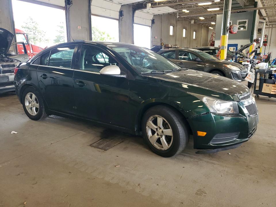 Photo 4 from auction – 2014 CHEVROLET CRUZE with VIN 1G1PC5SB7E7282825