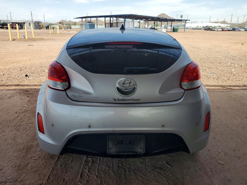Zdjęcie 6 z aukcji – 2016 HYUNDAI VELOSTER z VIN KMHTC6AD8GU259262