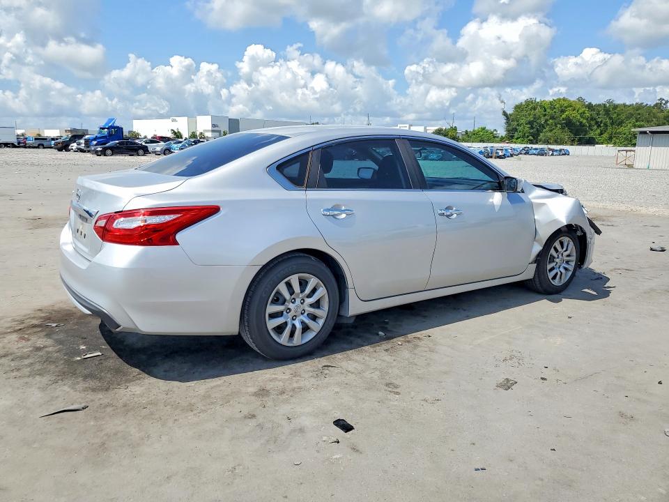 Photo 3 from auction – 2016 NISSAN ALTIMA with VIN 1N4AL3AP1GC137410