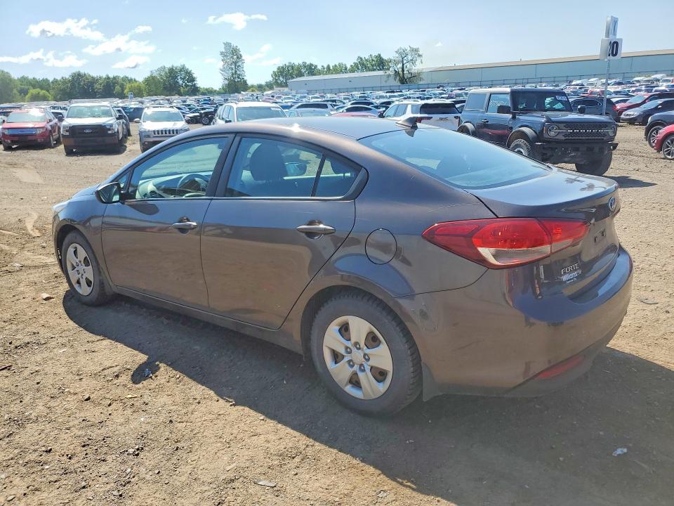 Фото 2 с аукциона – 2017 KIA FORTE с VIN 3KPFK4A7XHE150319