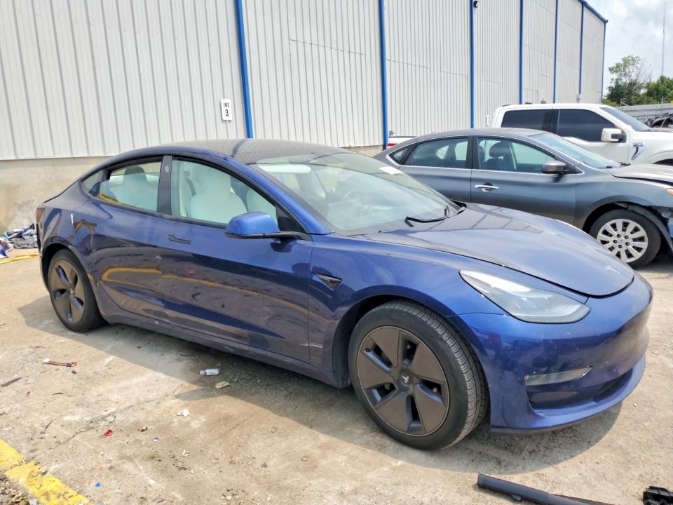 Снимка 4 от търг – 2021 TESLA MODEL 3 с VIN 5YJ3E1EB1MF960675