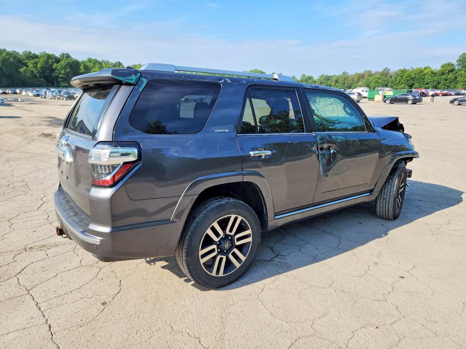 Photo 3 from auction – 2019 TOYOTA 4RUNNER with VIN JTEBU5JRXK5684936