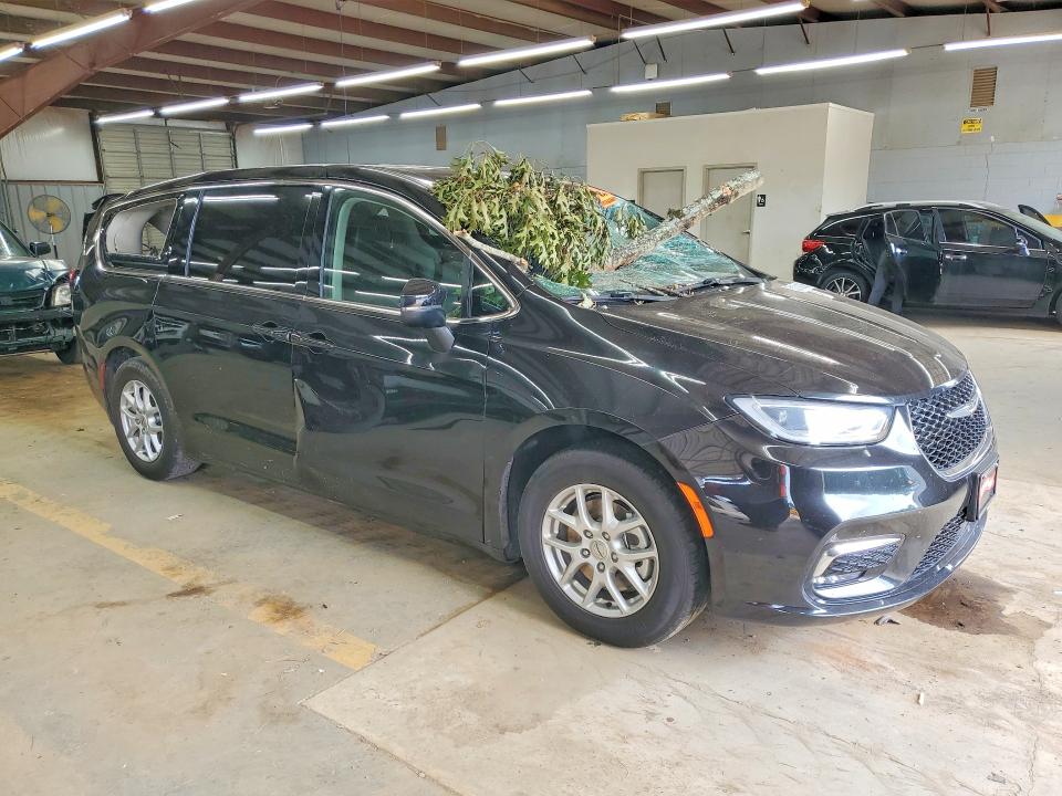 Photo 4 from auction – 2023 CHRYSLER PACIFICA with VIN 2C4RC1BG2PR525365