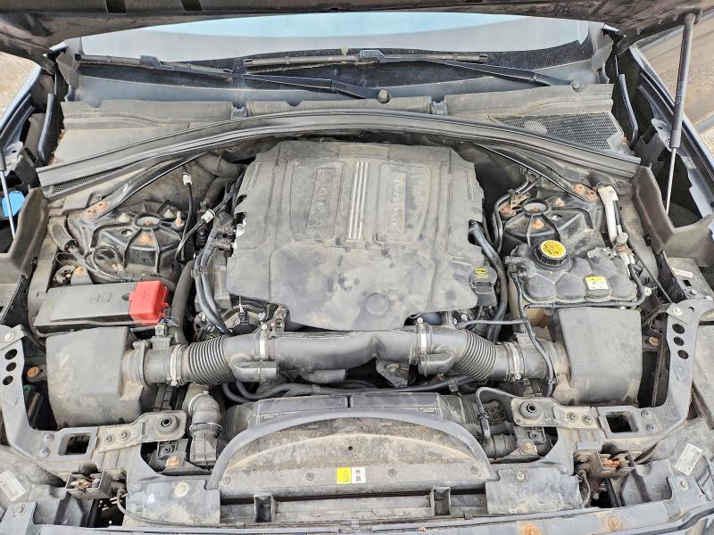 Photo 12 from auction – 2017 JAGUAR F-PACE with VIN SADCL2BV2HA897471
