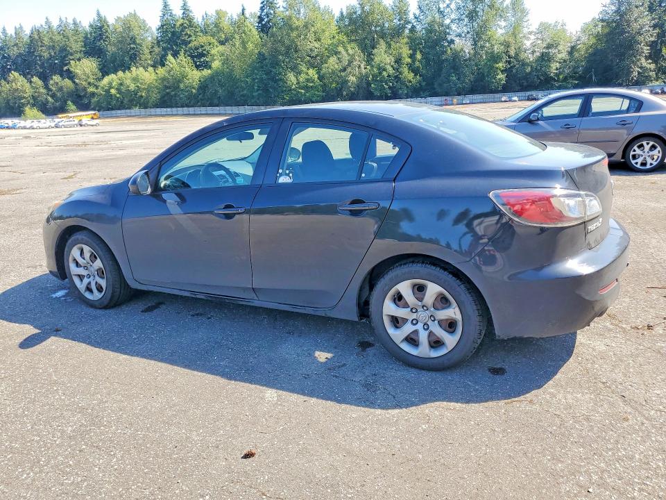 Photo 2 from auction – 2012 MAZDA 3 with VIN JM1BL1UG6C1562609