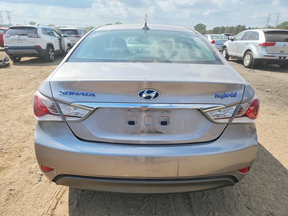 Photo 6 from auction – 2012 HYUNDAI SONATA with VIN KMHEC4A41CA023724