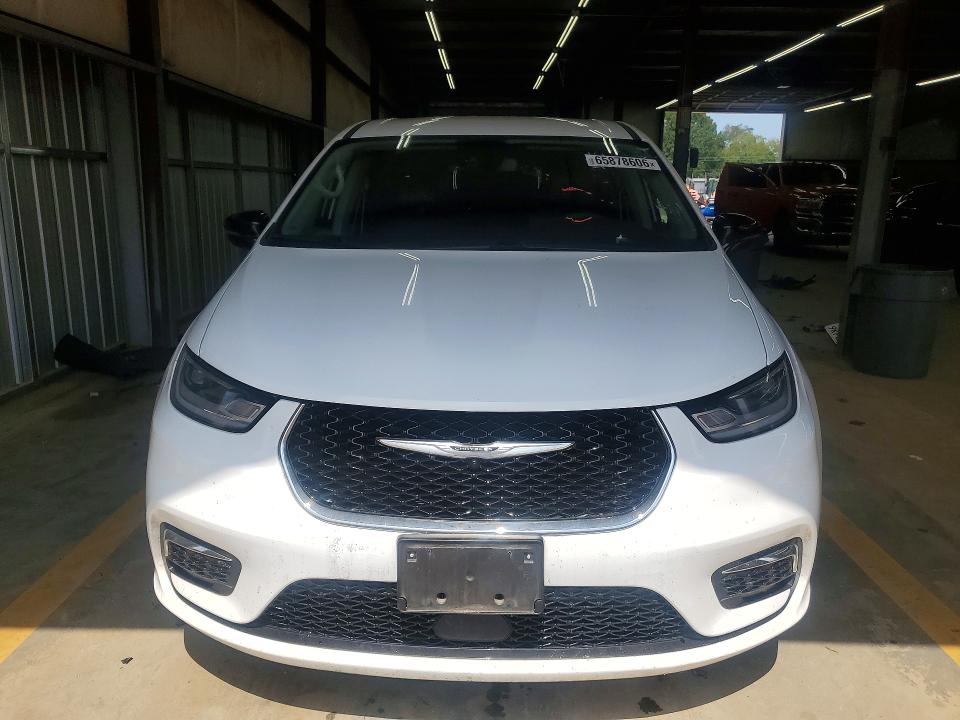 Photo 5 from auction – 2024 CHRYSLER PACIFICA with VIN 2C4RC1S72RR123803