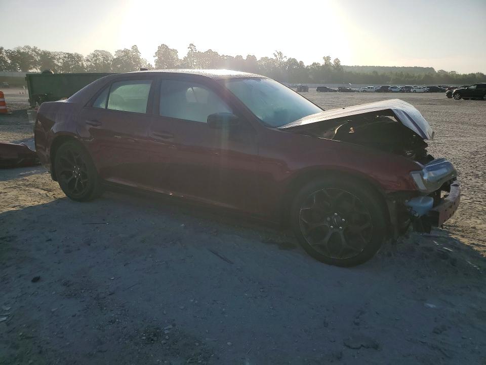 Photo 4 from auction – 2019 CHRYSLER 300 with VIN 2C3CCAAG8KH613556
