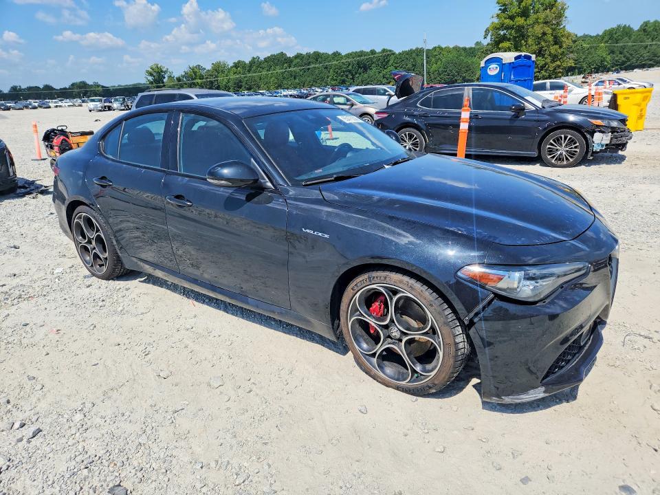 Photo 4 from auction – 2023 ALFA ROMEO GIULIA with VIN ZARFAMBN8P7675982