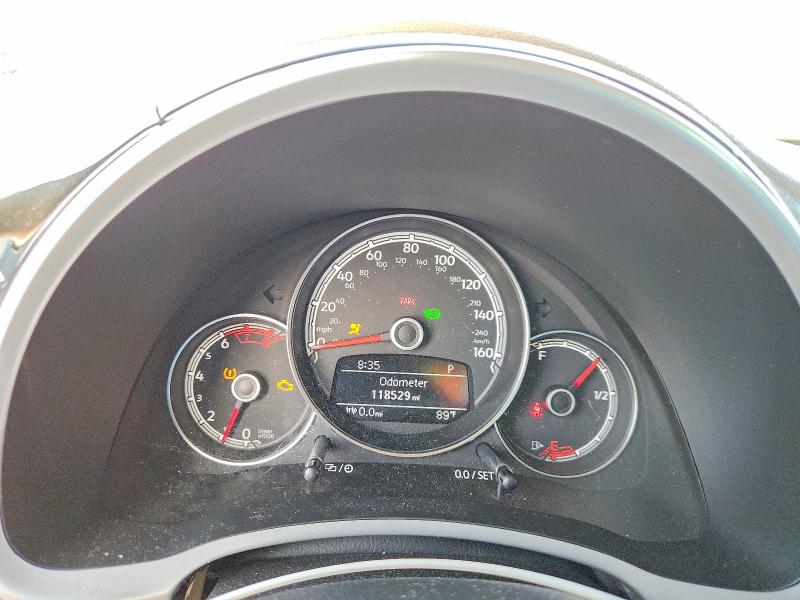 Photo 9 from auction – 2017 VOLKSWAGEN BEETLE with VIN 3VWJ17AT9HM618202