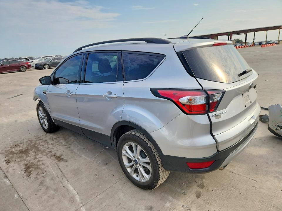 Photo 2 from auction – 2018 FORD ESCAPE with VIN 1FMCU0GD3JUC18109