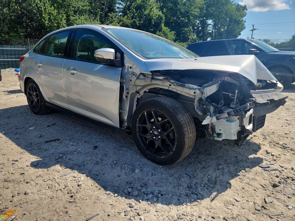 Photo 4 from auction – 2016 FORD FOCUS with VIN 1FADP3F25GL362752