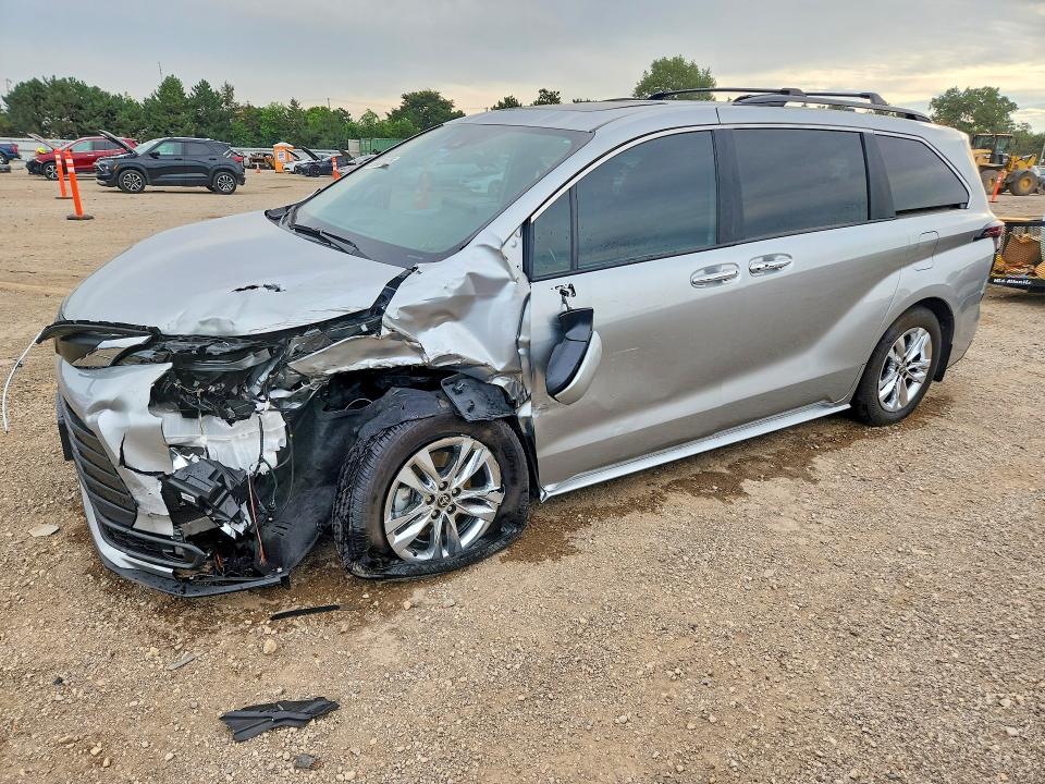 2025 TOYOTA SIENNA - Търг №65680626