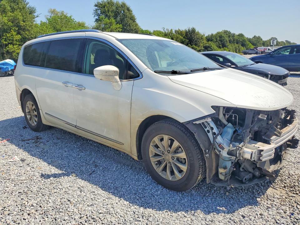 Photo 4 from auction – 2019 CHRYSLER PACIFICA with VIN 2C4RC1BG9KR604377