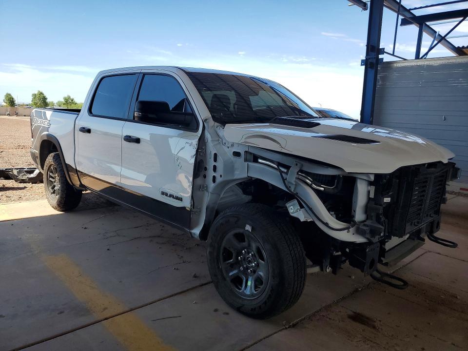 Foto 4 de la subasta – 2025 RAM 1500 con VIN 1C6SRFLP3SN540627