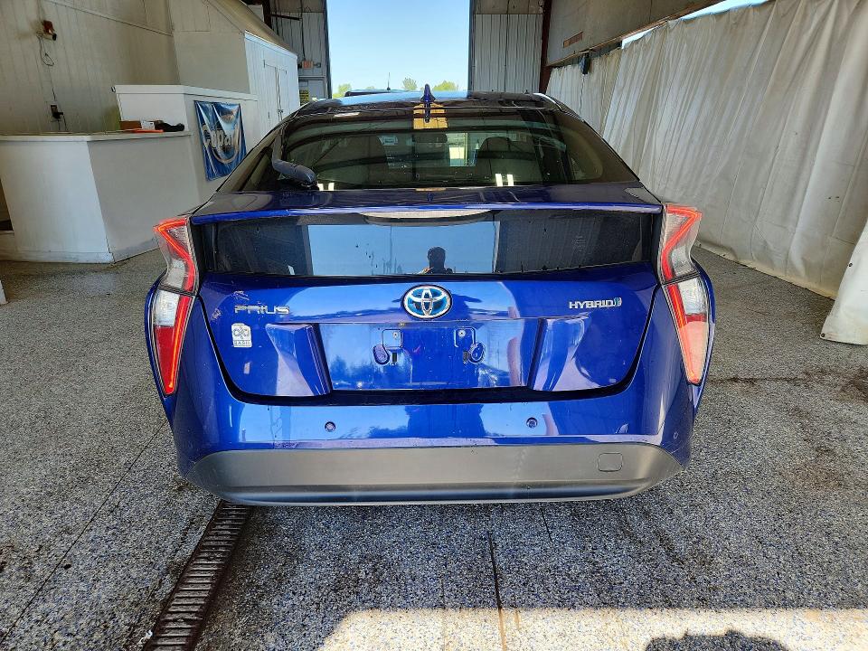 Photo 6 from auction – 2017 TOYOTA PRIUS with VIN JTDKBRFU8H3048017