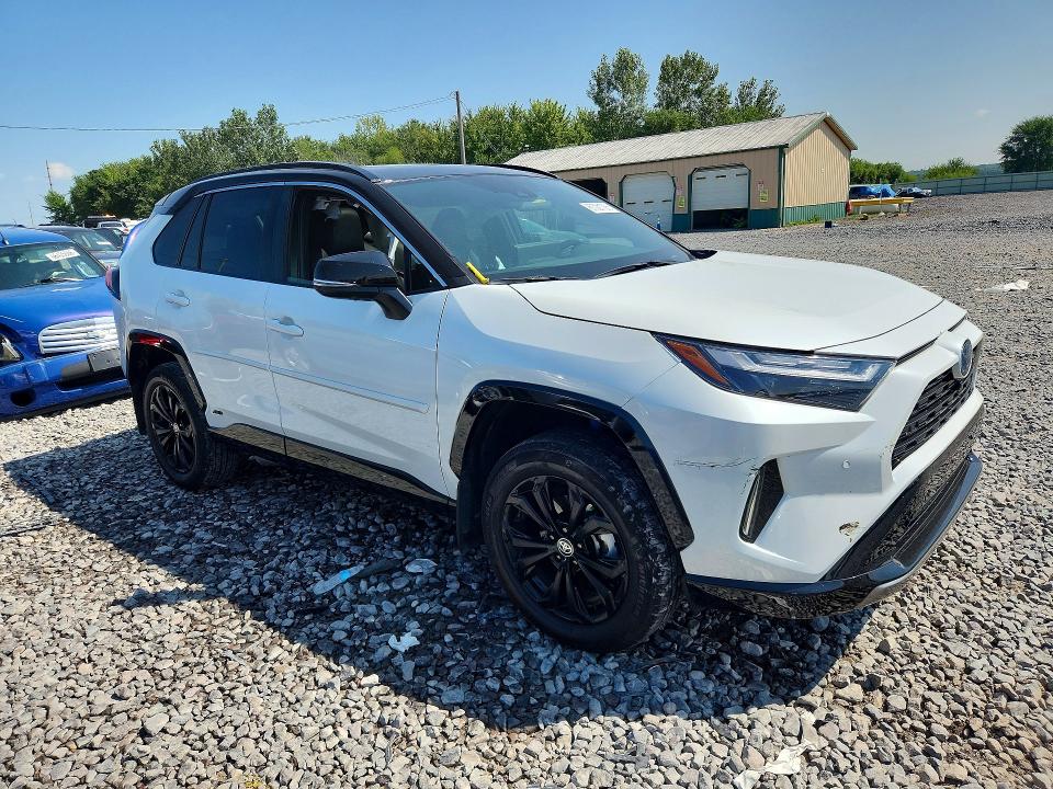 Foto 4 de la subasta – 2024 TOYOTA RAV4 con VIN 2T3E6RFV3RW076574