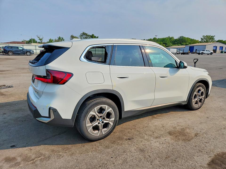 Photo 3 from auction – 2023 BMW X1 with VIN WBX73EF09P5W47815