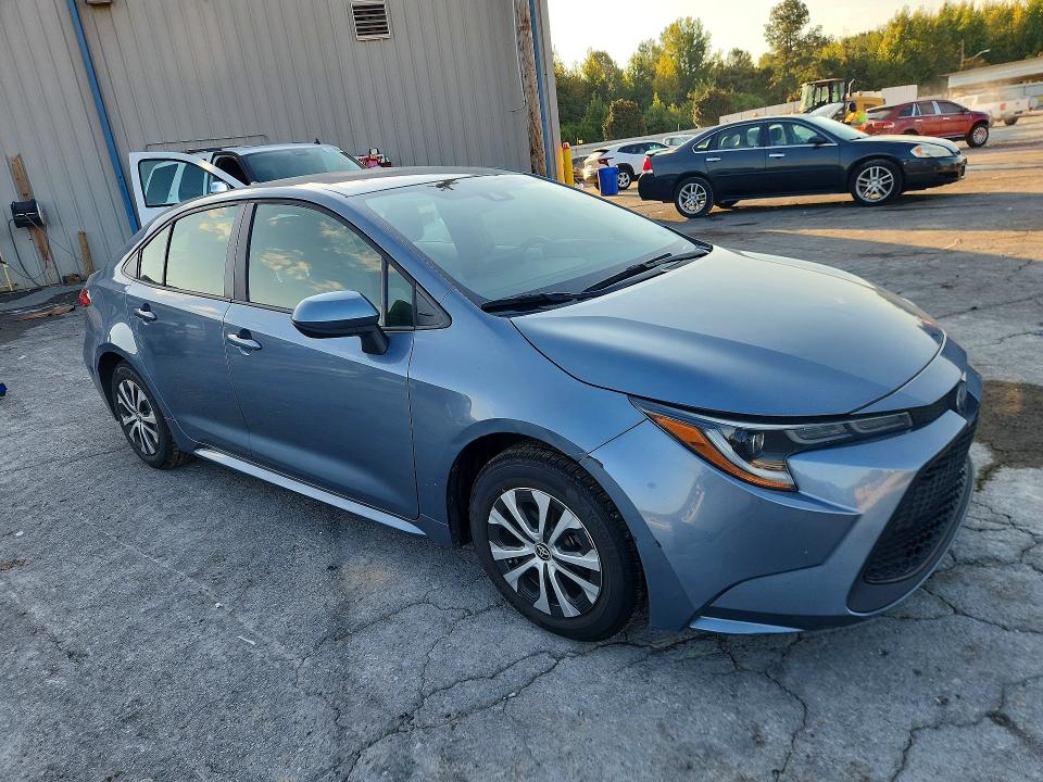 Photo 4 from auction – 2022 TOYOTA COROLLA with VIN JTDEAMDE2N3004024