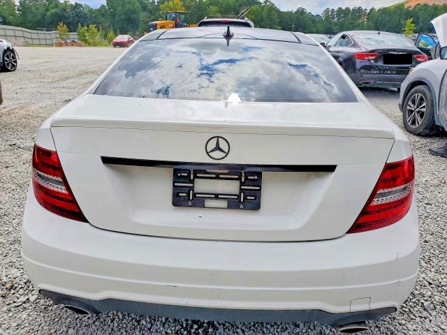 Photo 6 from auction – 2014 MERCEDES-BENZ C with VIN WDDGJ8JB6EG280439