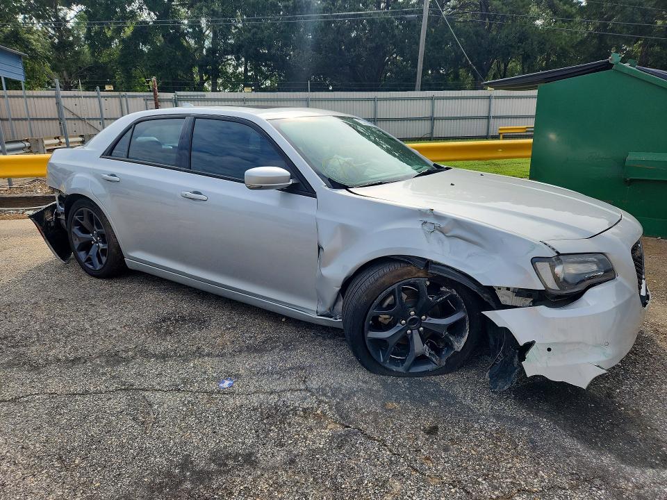 Photo 4 from auction – 2023 CHRYSLER 300 with VIN 2C3CCABG5PH644480