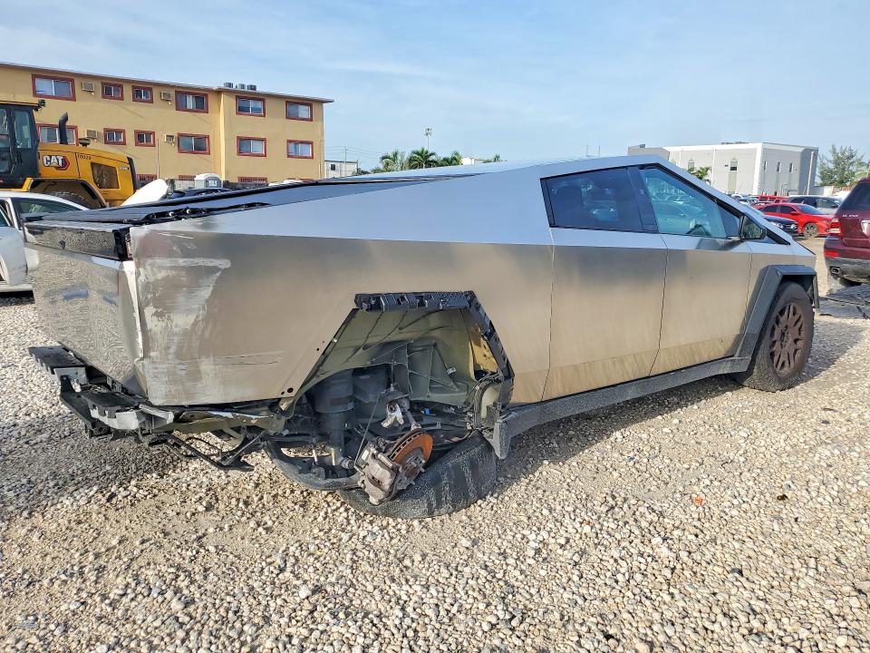 Photo 3 from auction – 2024 TESLA CYBERTRUCK with VIN 7G2CEHED8RA009319
