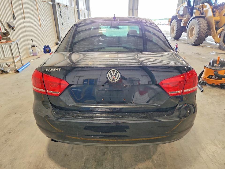 Photo 6 from auction – 2013 VOLKSWAGEN PASSAT with VIN 1VWAH7A35DC052692