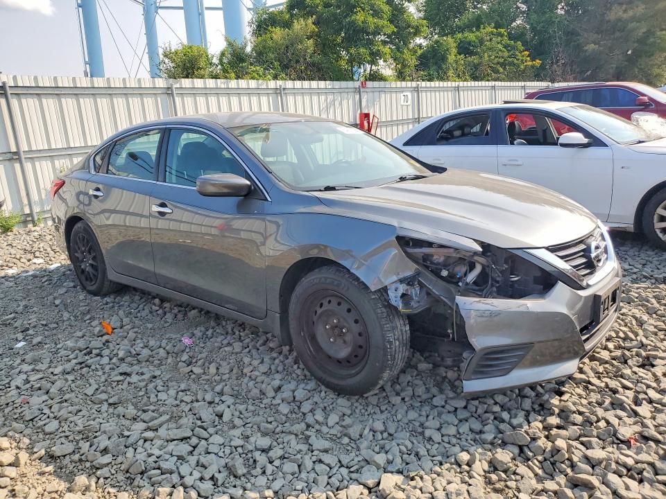 Photo 4 from auction – 2017 NISSAN ALTIMA with VIN 1N4AL3AP5HN355565