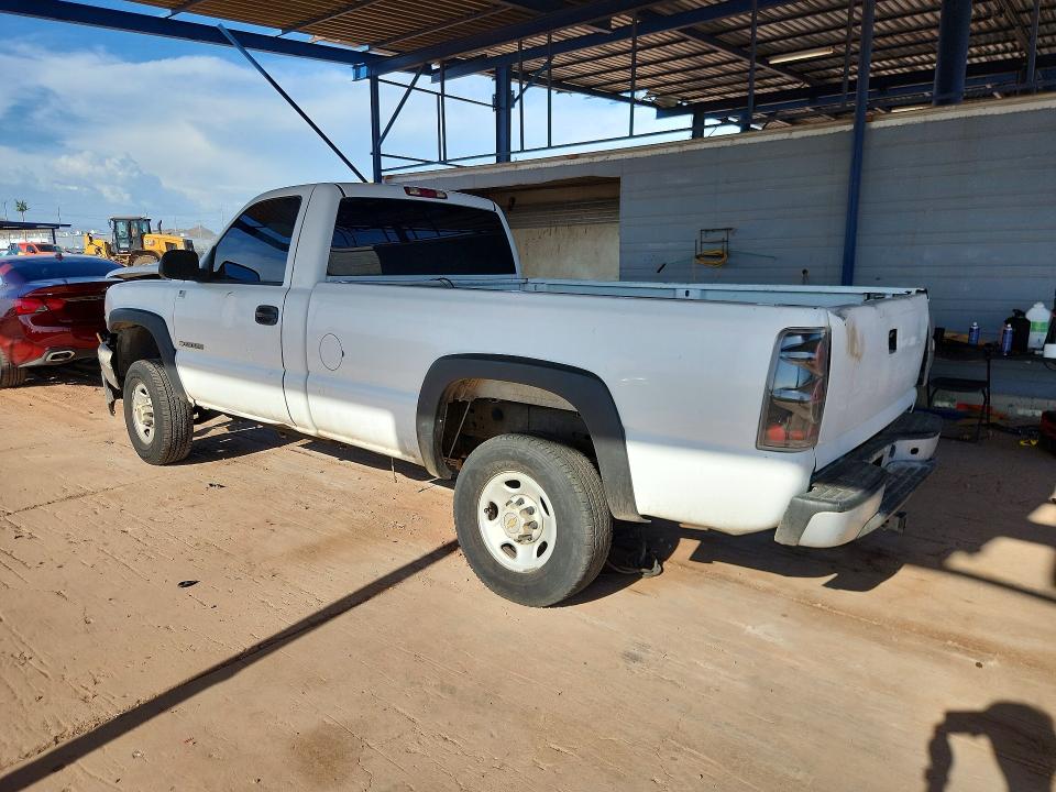 Photo 2 from auction – 2005 CHEVROLET SILVERADO with VIN 1GCHC24U65E109768