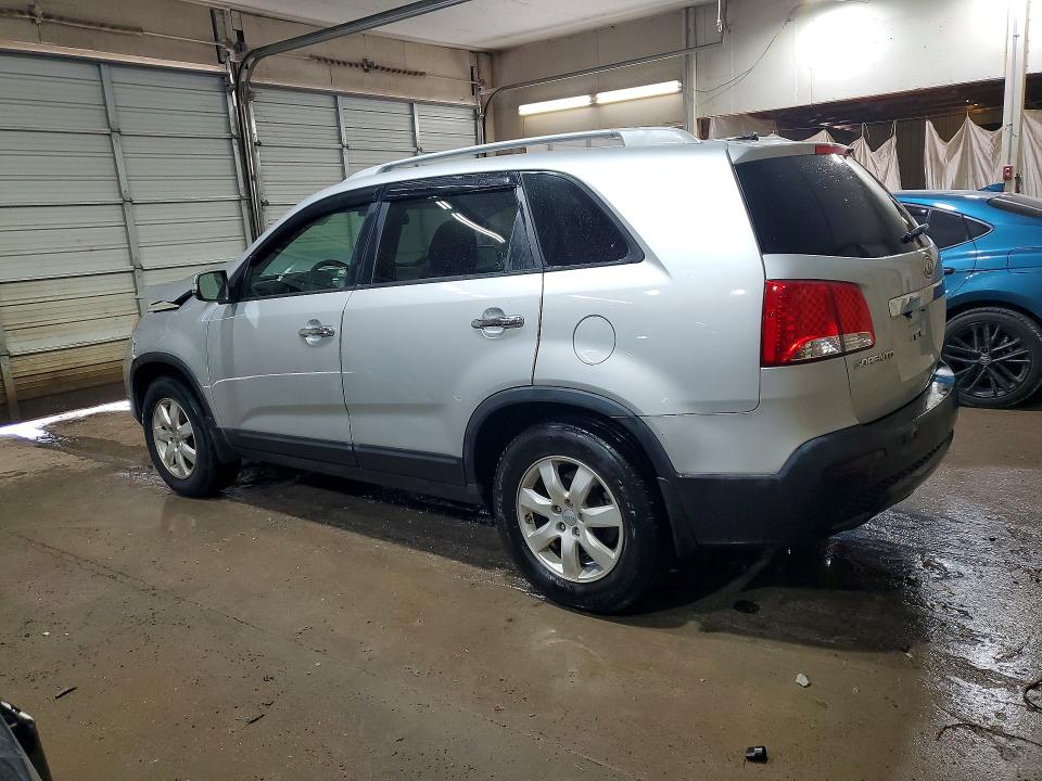 Photo 2 from auction – 2013 KIA SORENTO with VIN 5XYKT3A68DG381343
