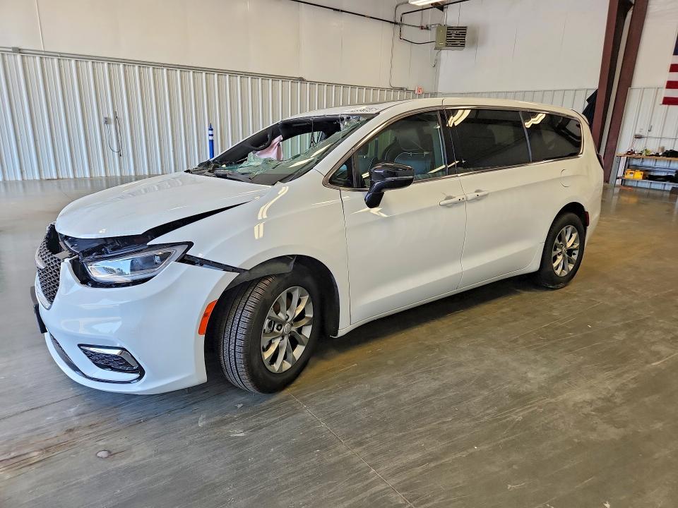 CHRYSLER PACIFICA 2026 with VIN 2C4RC1GG5TR177578 - Photo from auction