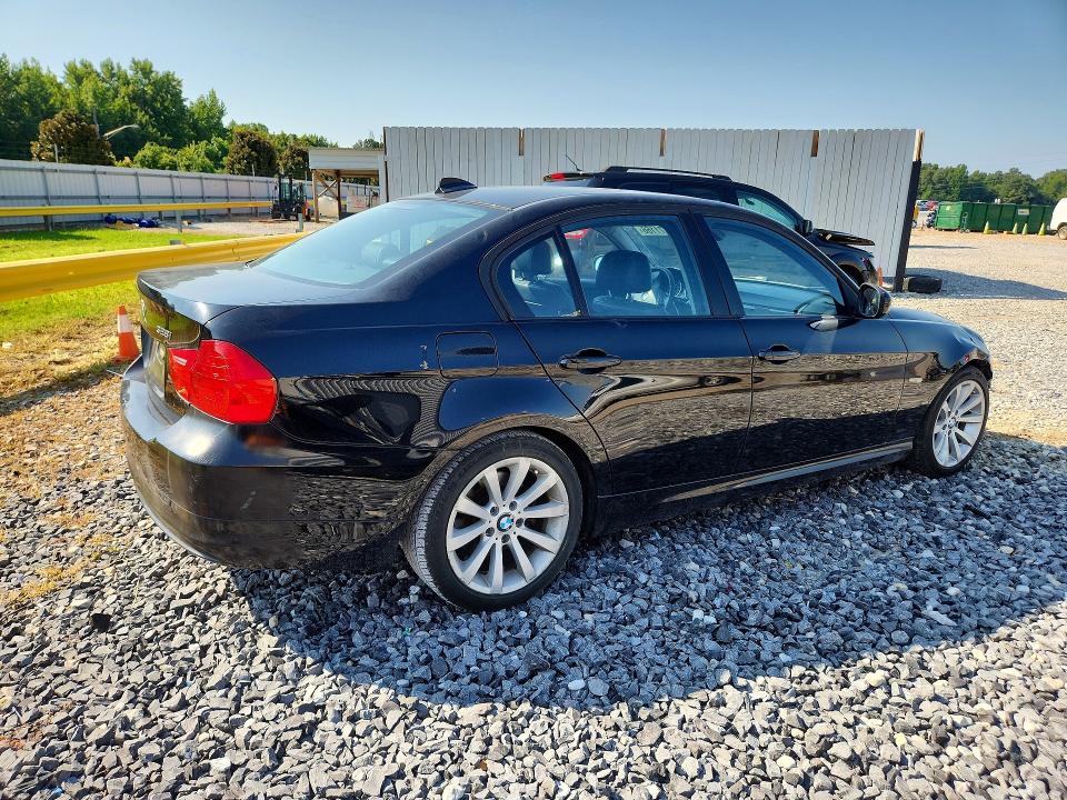 Photo 3 from auction – 2011 BMW 328 with VIN WBAPH7C53BE683189