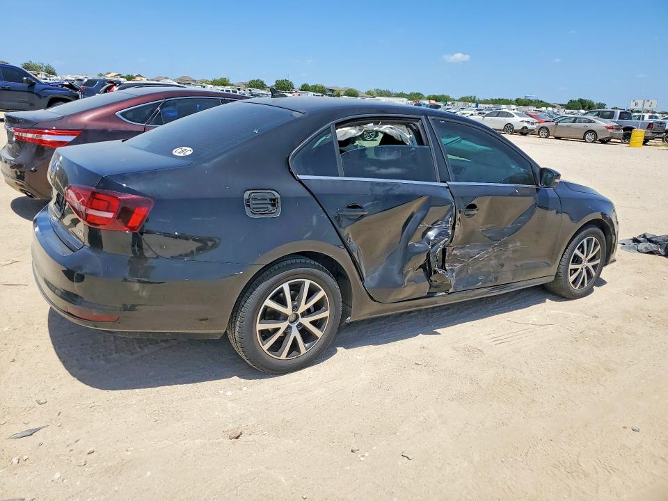 Снимка 3 от търг – 2017 VOLKSWAGEN JETTA с VIN 3VWB67AJ2HM236209