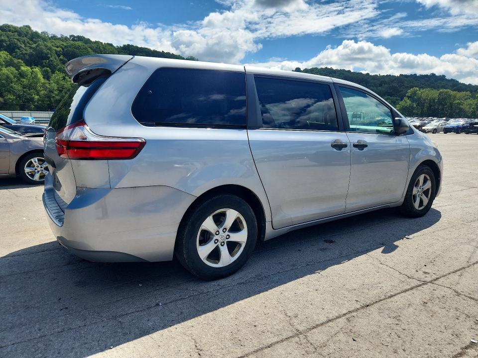 Photo 3 from auction – 2017 TOYOTA SIENNA with VIN 5TDZZ3DC7HS838750