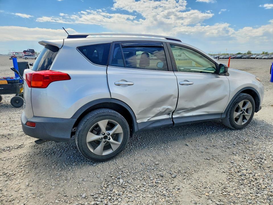 Photo 3 from auction – 2015 TOYOTA RAV4 with VIN JTMBFREV6FJ050047