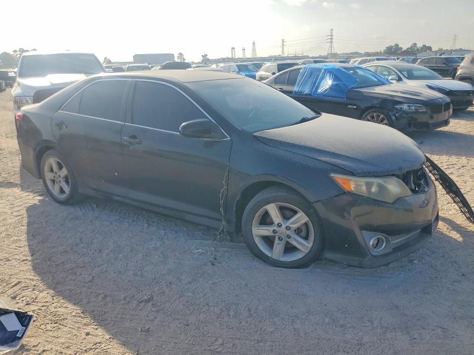 Zdjęcie 4 z aukcji – 2014 TOYOTA CAMRY z VIN 4T1BF1FK8EU407792