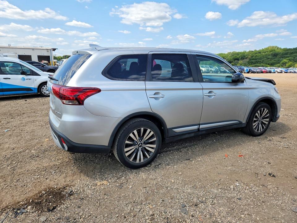 Photo 3 from auction – 2019 MITSUBISHI OUTLANDER with VIN JA4AD2A37KZ018128