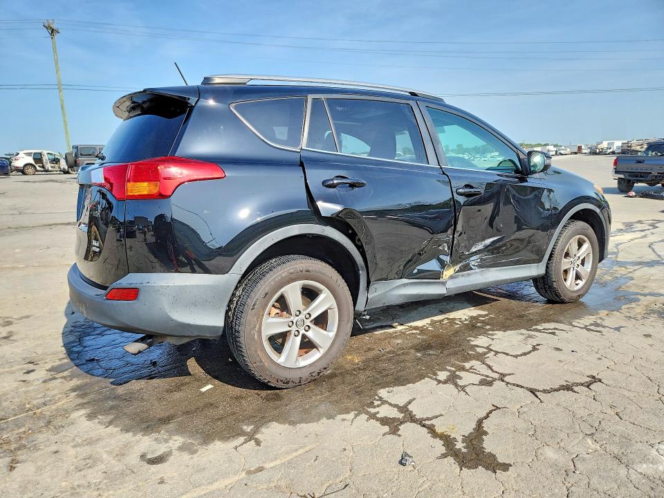 Photo 3 from auction – 2015 TOYOTA RAV4 with VIN 2T3RFREV5FW284289
