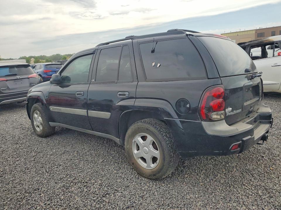 Photo 2 from auction – 2003 CHEVROLET TRAILBLAZER with VIN 1GNDT13S232161493