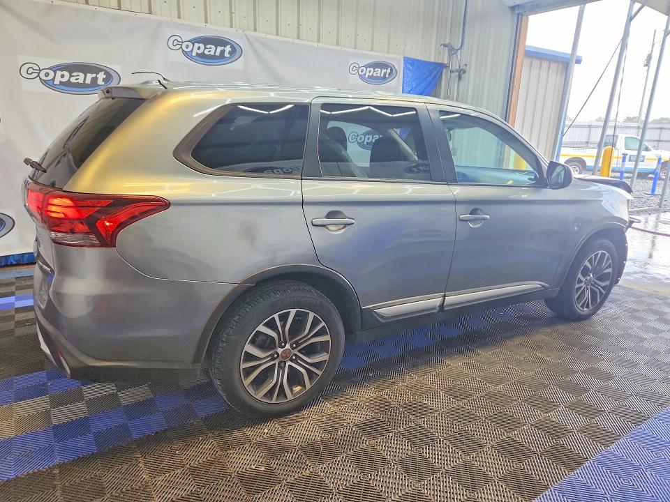 Photo 3 from auction – 2016 MITSUBISHI OUTLANDER with VIN JA4AD2A36GZ013641