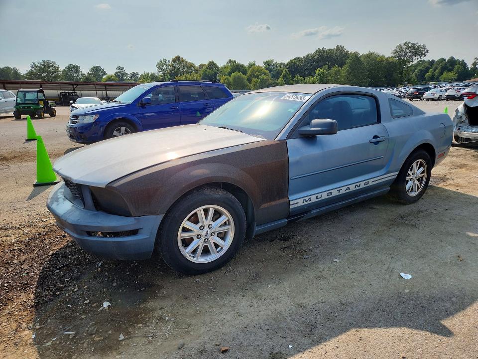 FORD MUSTANG 2007 with VIN 1ZVFT80N075266009 - Photo from auction