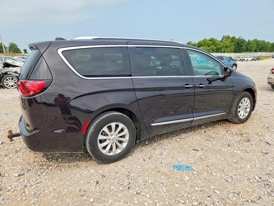 Photo 3 from auction – 2019 CHRYSLER PACIFICA with VIN 2C4RC1BG9KR506885