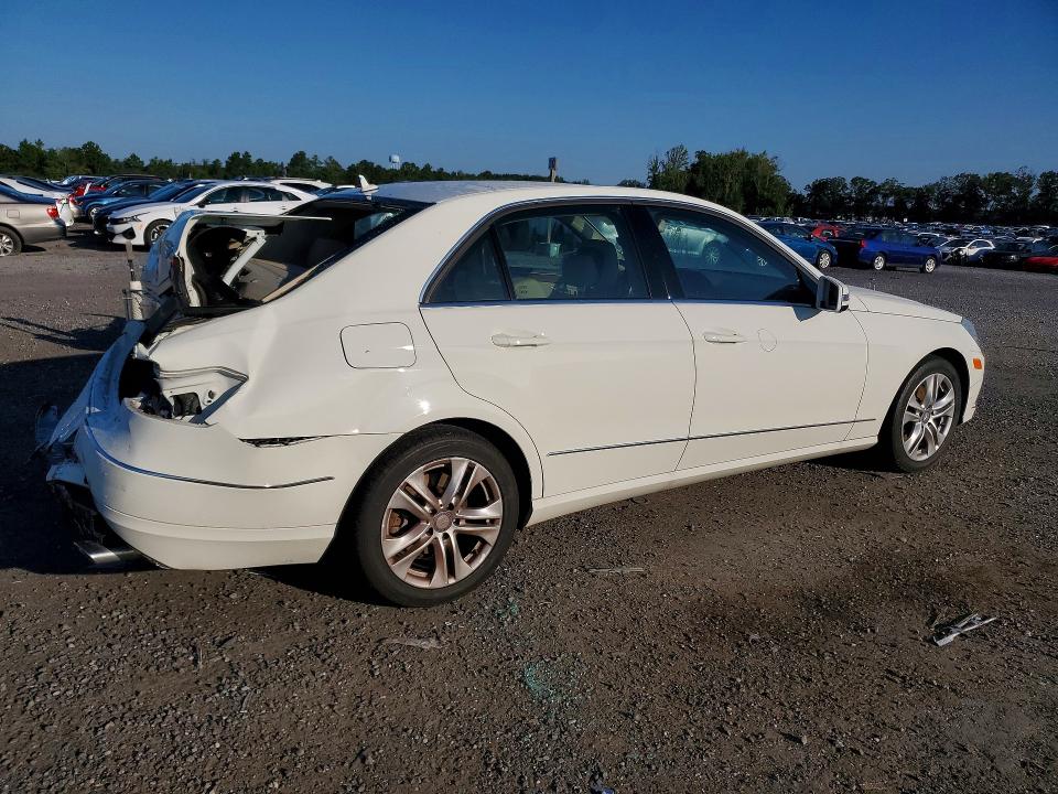 Photo 3 from auction – 2010 MERCEDES-BENZ E with VIN WDDHF8HB6AA116245