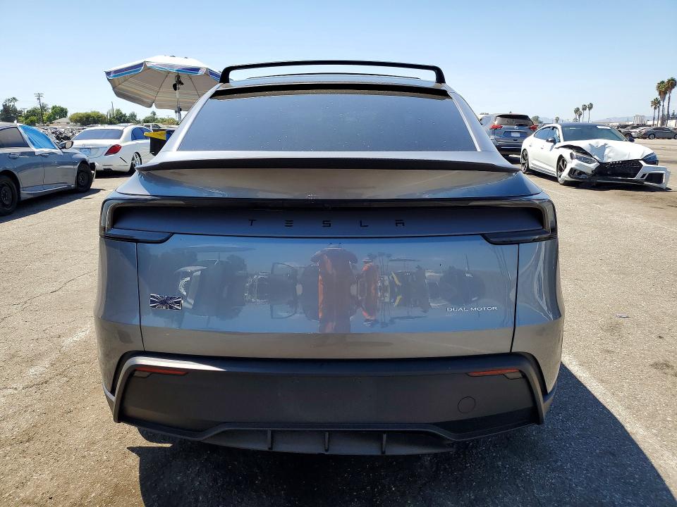 Снимка 6 от търг – 2026 TESLA MODEL Y с VIN 7SAYGDEE0TF367385