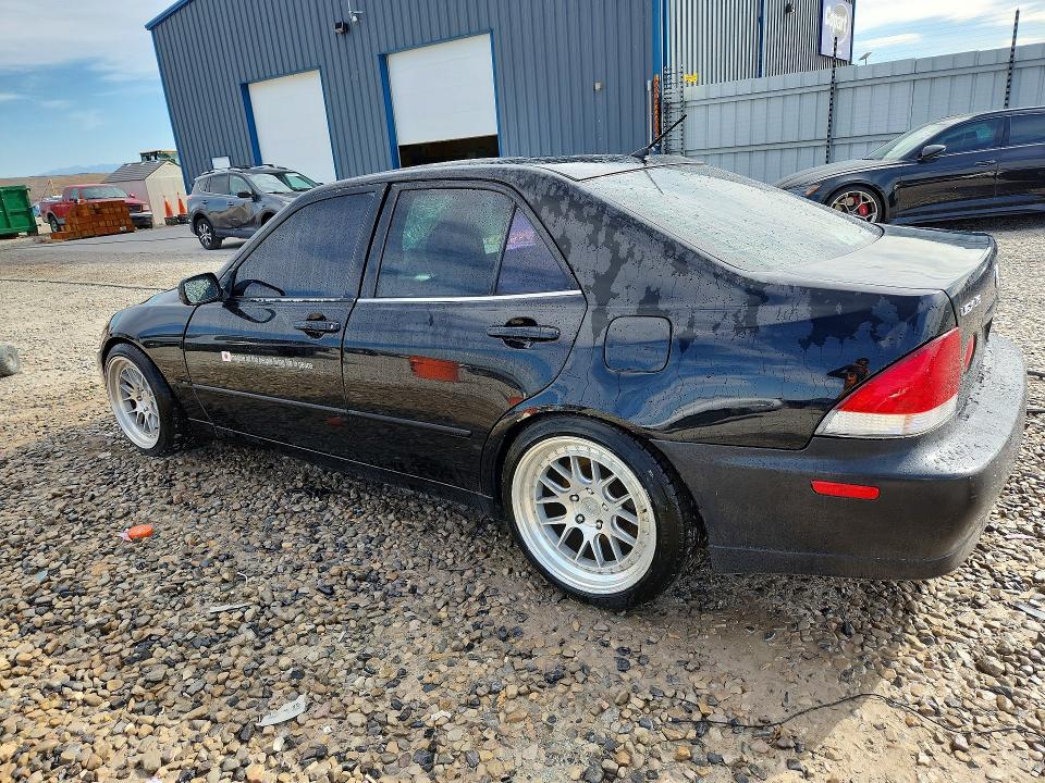 Photo 2 from auction – 2001 LEXUS IS with VIN JTHBD182410001080